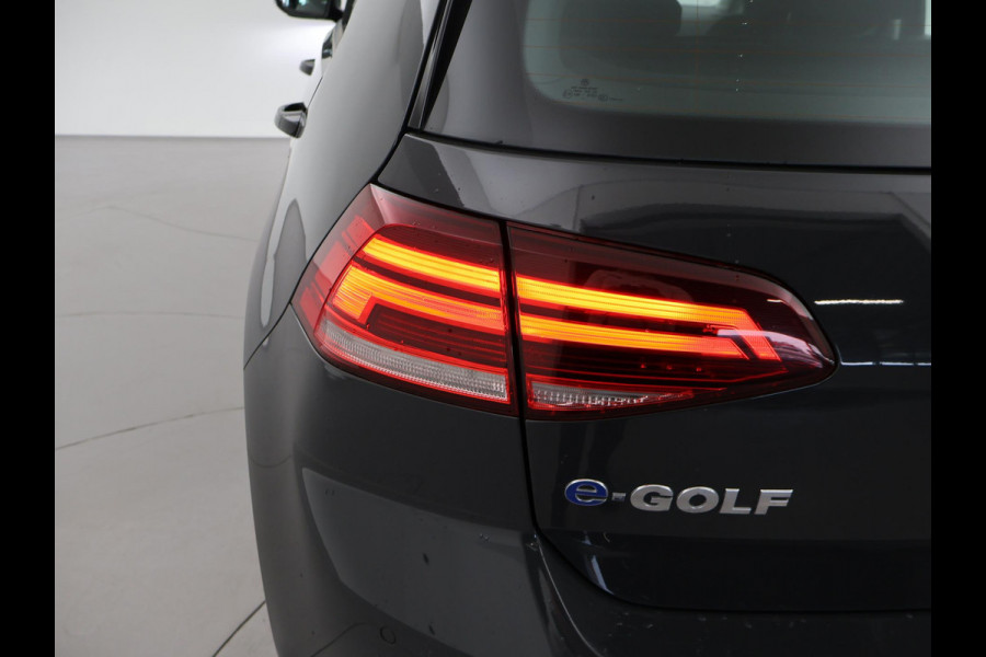 Volkswagen e-Golf Aut. + APPLE CARPLAY | FULL LED | CAMERA | SFEERVERLICHTING | NAVIGATIE