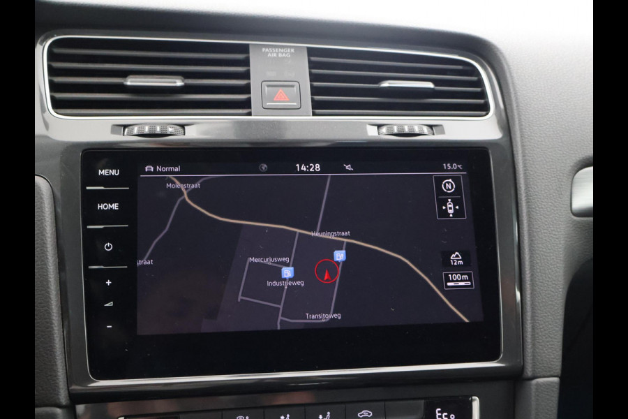 Volkswagen e-Golf Aut. + APPLE CARPLAY | FULL LED | CAMERA | SFEERVERLICHTING | NAVIGATIE