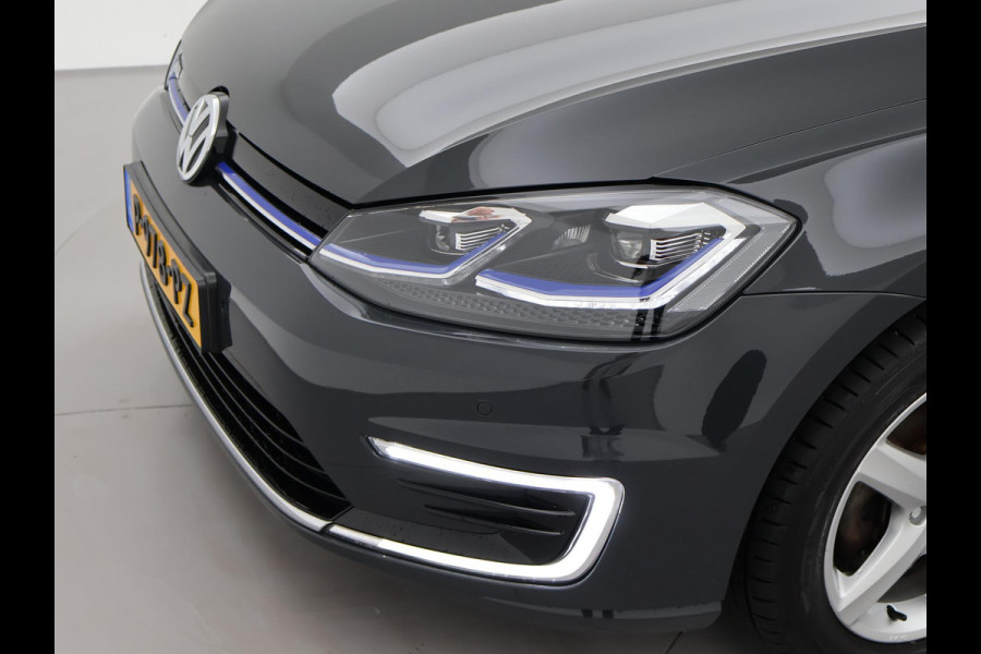Volkswagen e-Golf Aut. + APPLE CARPLAY | FULL LED | CAMERA | SFEERVERLICHTING | NAVIGATIE
