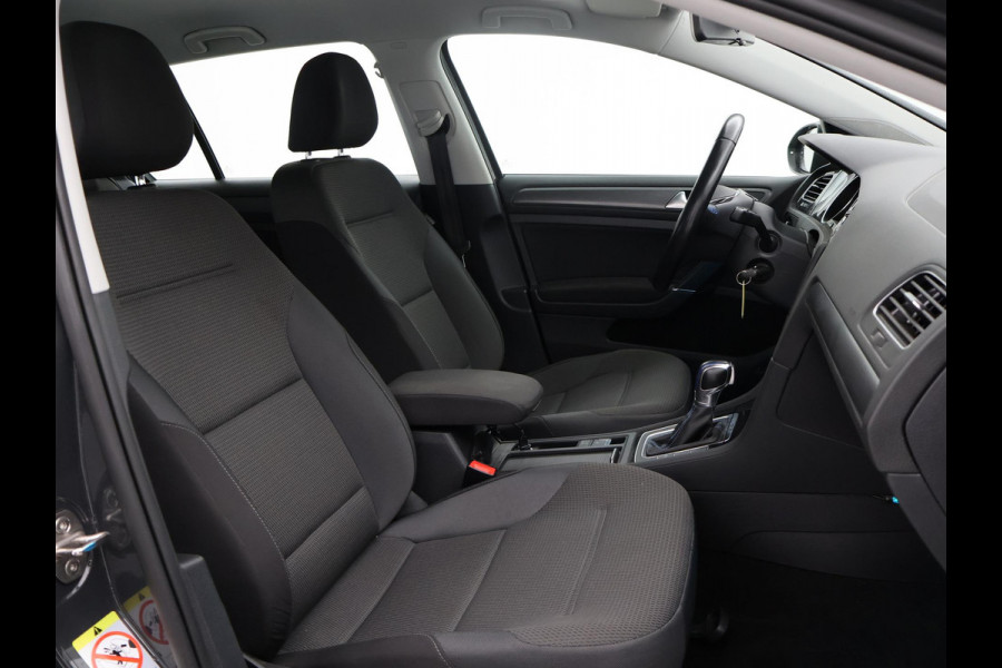 Volkswagen e-Golf Aut. + APPLE CARPLAY | FULL LED | CAMERA | SFEERVERLICHTING | NAVIGATIE