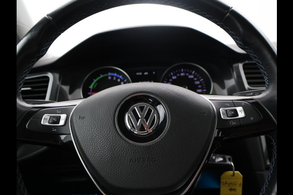 Volkswagen e-Golf Aut. + APPLE CARPLAY | FULL LED | CAMERA | SFEERVERLICHTING | NAVIGATIE