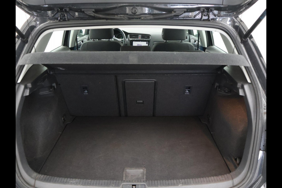 Volkswagen e-Golf Aut. + APPLE CARPLAY | FULL LED | CAMERA | SFEERVERLICHTING | NAVIGATIE