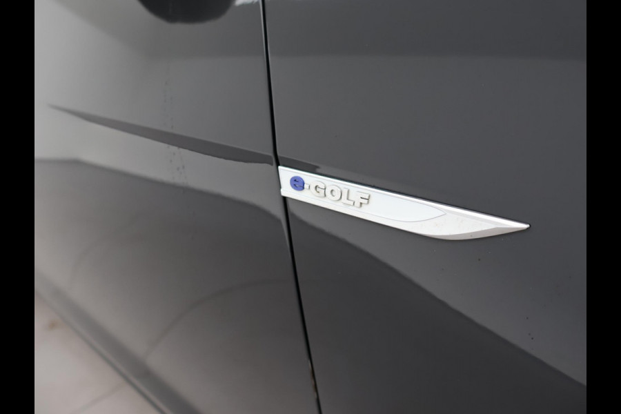 Volkswagen e-Golf Aut. + APPLE CARPLAY | FULL LED | CAMERA | SFEERVERLICHTING | NAVIGATIE