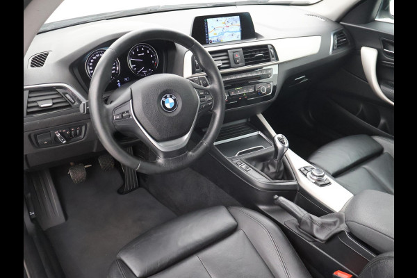 BMW 1-serie 118i 3-DEURS + LEDER | SPORTSTOELEN | STOELVERW. | 18 INCH
