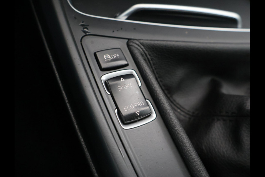 BMW 1-serie 118i 3-DEURS + LEDER | SPORTSTOELEN | STOELVERW. | 18 INCH