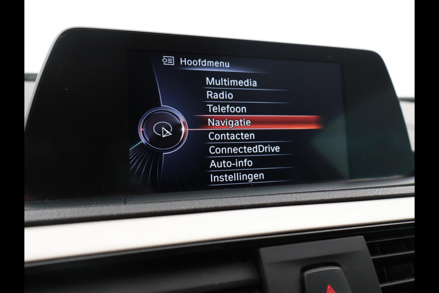 BMW 1-serie 118i 3-DEURS + LEDER | SPORTSTOELEN | STOELVERW. | 18 INCH