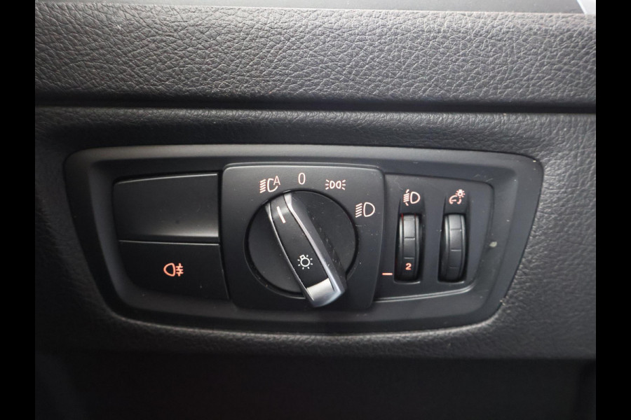 BMW 1-serie 118i 3-DEURS + LEDER | SPORTSTOELEN | STOELVERW. | 18 INCH