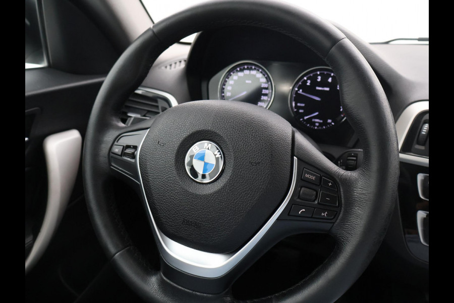 BMW 1-serie 118i 3-DEURS + LEDER | SPORTSTOELEN | STOELVERW. | 18 INCH