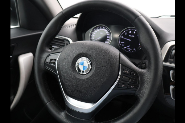 BMW 1-serie 118i 3-DEURS + LEDER | SPORTSTOELEN | STOELVERW. | 18 INCH