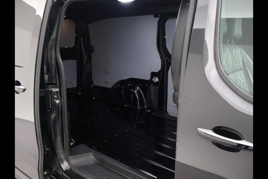 Toyota ProAce Worker 2.0 D-4D 180 PK AUT. BLACK PLATINUM + LEDER STOELVERW. | CAMERA | TREKHAAK| NAVIGATIE | TREEPLANKEN