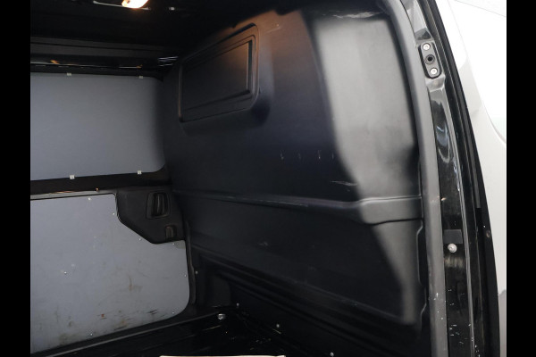 Toyota ProAce Worker 2.0 D-4D 180 PK AUT. BLACK PLATINUM + LEDER STOELVERW. | CAMERA | TREKHAAK| NAVIGATIE | TREEPLANKEN