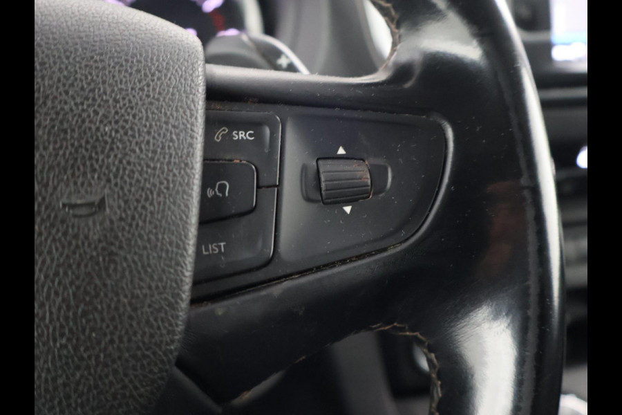 Toyota ProAce Worker 2.0 D-4D 180 PK AUT. BLACK PLATINUM + LEDER STOELVERW. | CAMERA | TREKHAAK| NAVIGATIE | TREEPLANKEN