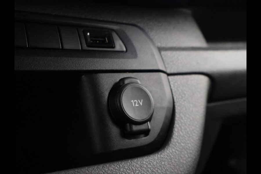 Toyota ProAce Worker 2.0 D-4D 180 PK AUT. BLACK PLATINUM + LEDER STOELVERW. | CAMERA | TREKHAAK| NAVIGATIE | TREEPLANKEN