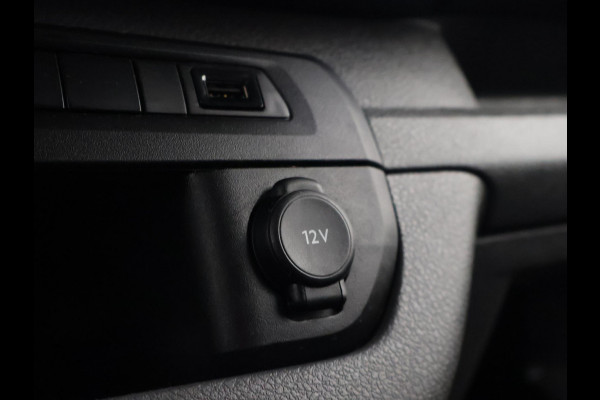 Toyota ProAce Worker 2.0 D-4D 180 PK AUT. BLACK PLATINUM + LEDER STOELVERW. | CAMERA | TREKHAAK| NAVIGATIE | TREEPLANKEN