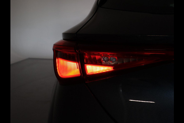 Seat Leon 1.0 TSI STYLE INTENSE + WEGKL. TREKHAAK | VIRTUAL COCKPIT | CAMERA | STOELVERW. | NAVIGATIE | CARPLAY