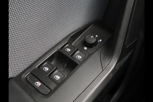 Seat Leon 1.0 TSI STYLE INTENSE + WEGKL. TREKHAAK | VIRTUAL COCKPIT | CAMERA | STOELVERW. | NAVIGATIE | CARPLAY