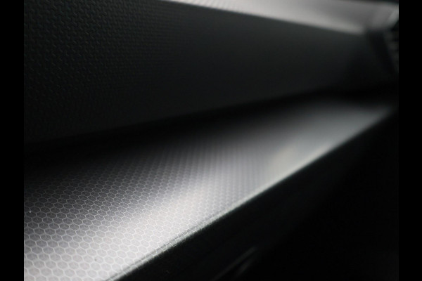 Seat Leon 1.0 TSI STYLE INTENSE + WEGKL. TREKHAAK | VIRTUAL COCKPIT | CAMERA | STOELVERW. | NAVIGATIE | CARPLAY