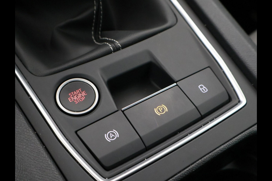 Seat Leon 1.0 TSI STYLE INTENSE + WEGKL. TREKHAAK | VIRTUAL COCKPIT | CAMERA | STOELVERW. | NAVIGATIE | CARPLAY