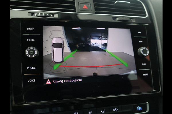 Volkswagen Golf 1.5 TSI 130 PK IQ.DRIVE + LED | TREKHAAK | CAMERA | APPLE CARPLAY | DAB