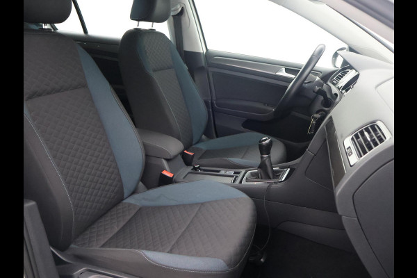 Volkswagen Golf 1.5 TSI 130 PK IQ.DRIVE + LED | TREKHAAK | CAMERA | APPLE CARPLAY | DAB
