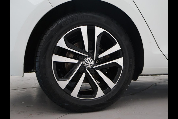 Volkswagen Golf 1.5 TSI 130 PK IQ.DRIVE + LED | TREKHAAK | CAMERA | APPLE CARPLAY | DAB