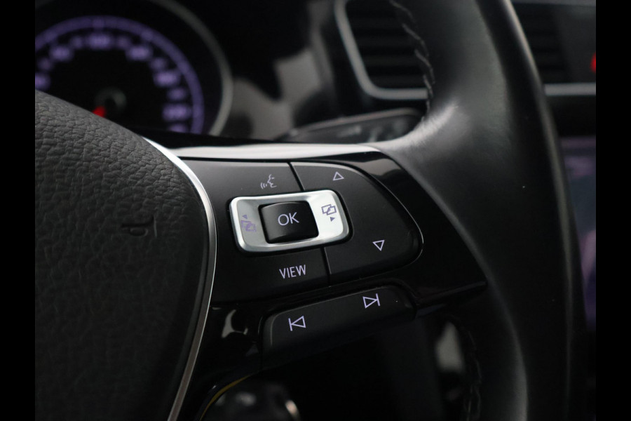 Volkswagen Golf 1.5 TSI 130 PK IQ.DRIVE + LED | TREKHAAK | CAMERA | APPLE CARPLAY | DAB