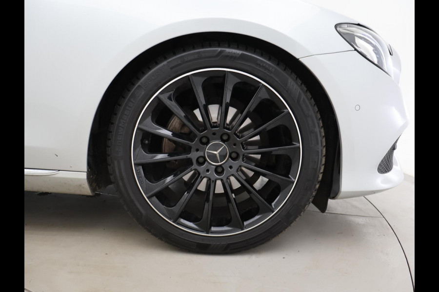 Mercedes-Benz E-Klasse Estate 220d 194 PK AUT9 AVANTGARDE + TREKHAAK Mercedes-Benz E-klasse Estate 220d 194 PK AUT9 + TRKEHAAK / SFEERVERLICHTING / SFEERVERLICHTING / APPLE CARPLAY / LED