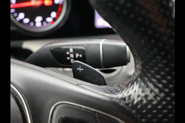 Mercedes-Benz E-Klasse Estate 220d 194 PK AUT9 AVANTGARDE + TREKHAAK Mercedes-Benz E-klasse Estate 220d 194 PK AUT9 + TRKEHAAK / SFEERVERLICHTING / SFEERVERLICHTING / APPLE CARPLAY / LED