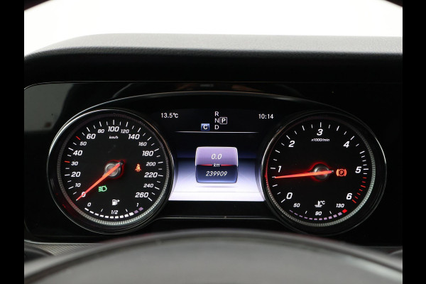 Mercedes-Benz E-Klasse Estate 220d 194 PK AUT9 AVANTGARDE + TREKHAAK Mercedes-Benz E-klasse Estate 220d 194 PK AUT9 + TRKEHAAK / SFEERVERLICHTING / SFEERVERLICHTING / APPLE CARPLAY / LED