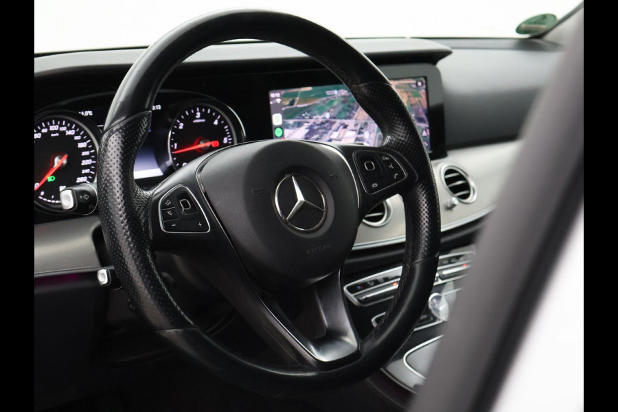 Mercedes-Benz E-Klasse Estate 220d 194 PK AUT9 AVANTGARDE + TREKHAAK Mercedes-Benz E-klasse Estate 220d 194 PK AUT9 + TRKEHAAK / SFEERVERLICHTING / SFEERVERLICHTING / APPLE CARPLAY / LED