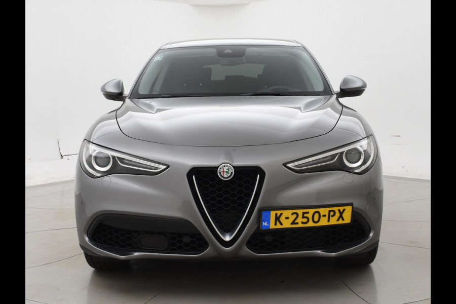 Alfa Romeo Stelvio 2.0T 280 PK AWD FIRST EDITION + 20 INCH | TREKHAAK | LEDER | STUURVERW. | STOELVERW. | CAMERA