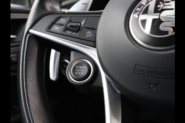 Alfa Romeo Stelvio 2.0T 280 PK AWD FIRST EDITION + 20 INCH | TREKHAAK | LEDER | STUURVERW. | STOELVERW. | CAMERA