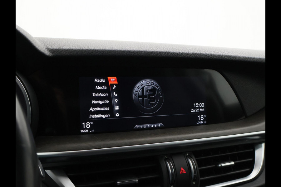 Alfa Romeo Stelvio 2.0T 280 PK AWD FIRST EDITION + 20 INCH | TREKHAAK | LEDER | STUURVERW. | STOELVERW. | CAMERA