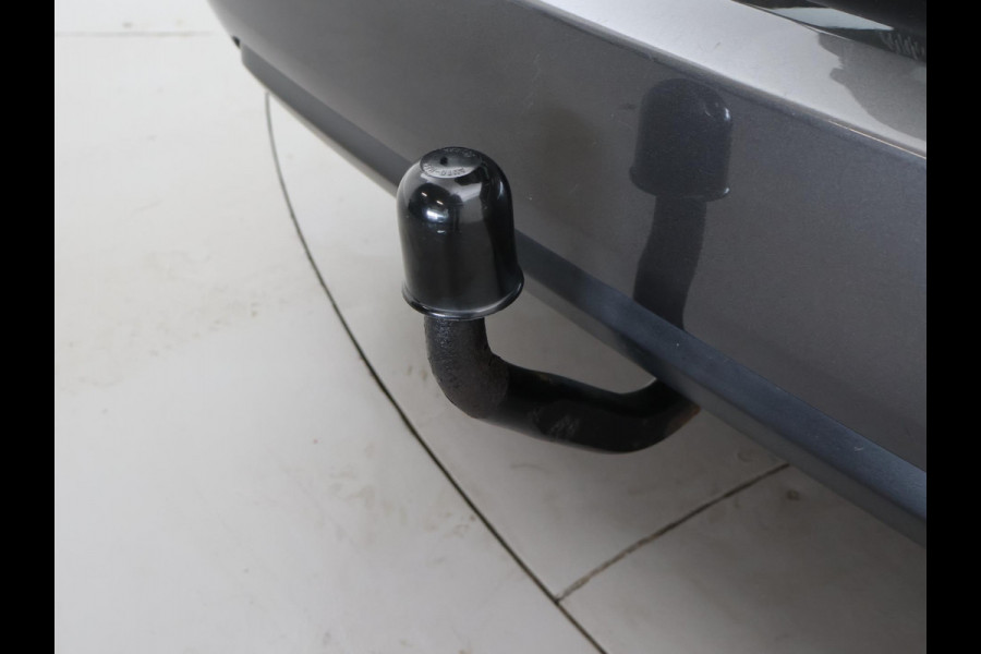 Peugeot 308 SW 1.5 BLUEHDI 130 PK PREMIUM *BTW* + TREKHAAK | PANORAMA | CAMERA | APPEL CARPLAY