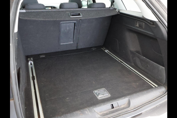 Peugeot 308 SW 1.5 BLUEHDI 130 PK PREMIUM *BTW* + TREKHAAK | PANORAMA | CAMERA | APPEL CARPLAY