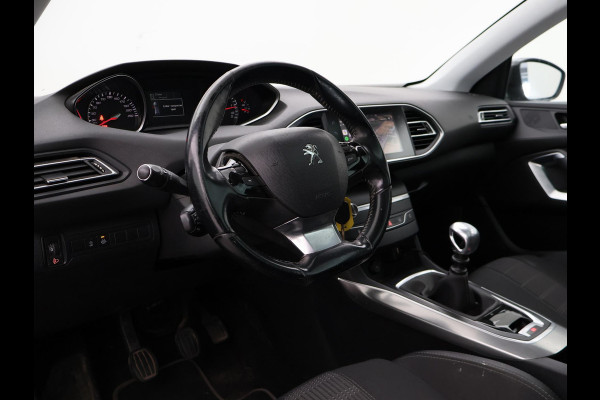 Peugeot 308 SW 1.5 BLUEHDI 130 PK PREMIUM *BTW* + TREKHAAK | PANORAMA | CAMERA | APPEL CARPLAY