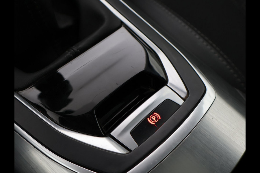 Peugeot 308 SW 1.5 BLUEHDI 130 PK PREMIUM *BTW* + TREKHAAK | PANORAMA | CAMERA | APPEL CARPLAY