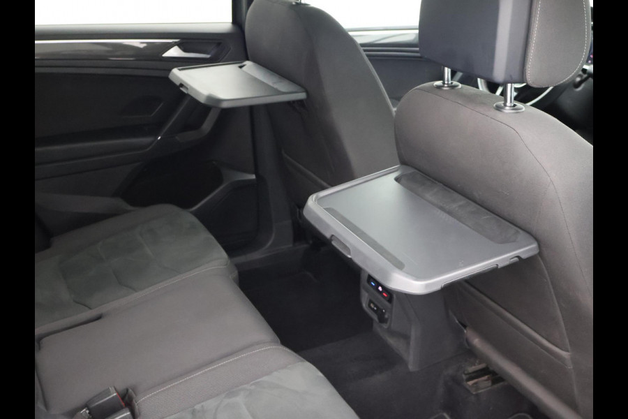 Volkswagen Tiguan Allspace 1.5 TSI R-LINE + PANORAMA | FIETSENDRAGER | TREKHAAK | MASSAGE | VIRTUAL COCKPIT | DAKDRAGERS