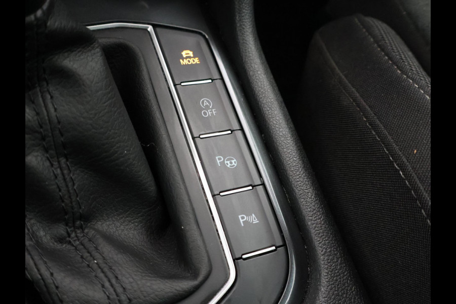 Volkswagen Tiguan Allspace 1.5 TSI R-LINE + PANORAMA | FIETSENDRAGER | TREKHAAK | MASSAGE | VIRTUAL COCKPIT | DAKDRAGERS