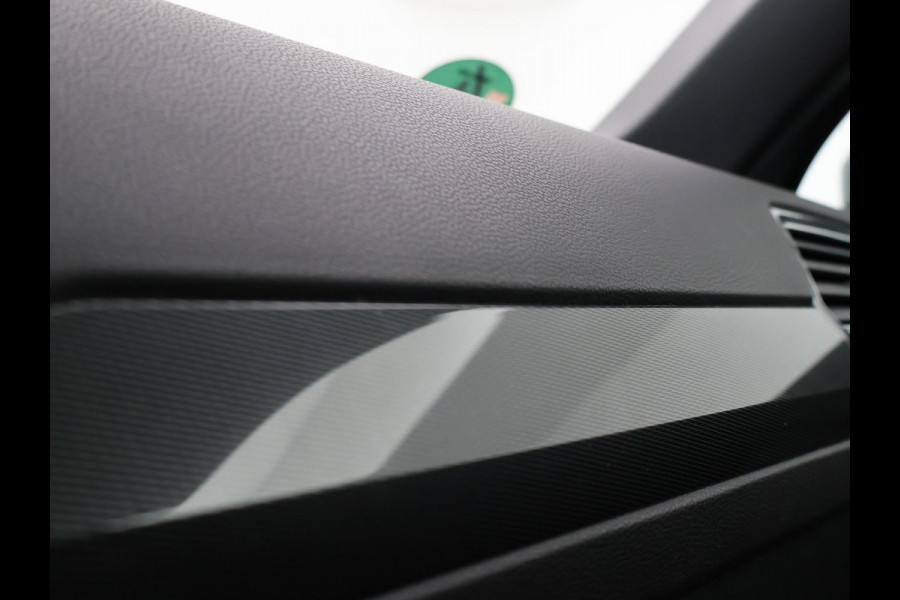 Volkswagen Tiguan Allspace 1.5 TSI R-LINE + PANORAMA | FIETSENDRAGER | TREKHAAK | MASSAGE | VIRTUAL COCKPIT | DAKDRAGERS