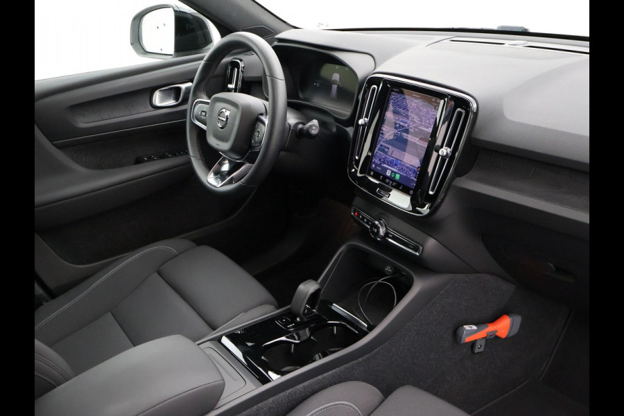 Volvo XC40 238 PK SINGLE MOTOR PLUS 69 kWh + ELEK. TREKHAAK | ACC | 19 INCH | CAMERA