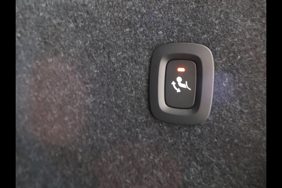 Volvo XC40 238 PK SINGLE MOTOR PLUS 69 kWh + ELEK. TREKHAAK | ACC | 19 INCH | CAMERA