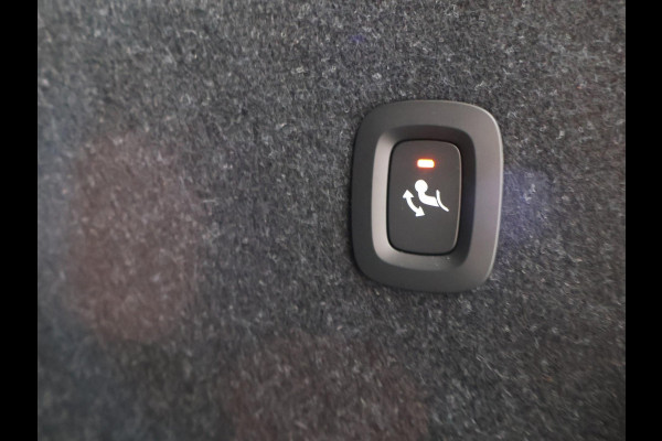 Volvo XC40 238 PK SINGLE MOTOR PLUS 69 kWh + ELEK. TREKHAAK | ACC | 19 INCH | CAMERA