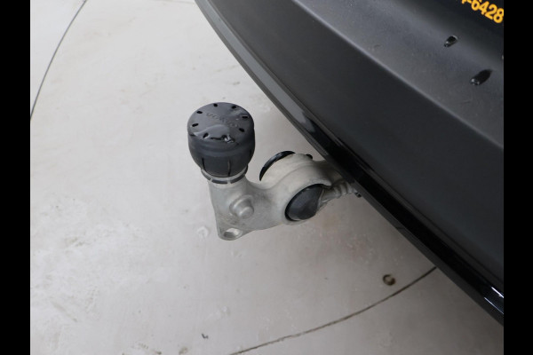 Volvo XC40 238 PK SINGLE MOTOR PLUS 69 kWh + ELEK. TREKHAAK | ACC | 19 INCH | CAMERA