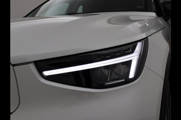 Volvo XC40 238 PK SINGLE MOTOR PLUS 69 kWh + ELEK. TREKHAAK | ACC | 19 INCH | CAMERA
