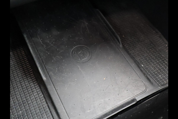 Volvo XC40 238 PK SINGLE MOTOR PLUS 69 kWh + ELEK. TREKHAAK | ACC | 19 INCH | CAMERA