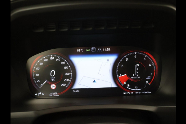 Volvo XC40 238 PK SINGLE MOTOR PLUS 69 kWh + ELEK. TREKHAAK | ACC | 19 INCH | CAMERA