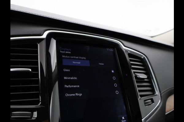 Volvo XC40 238 PK SINGLE MOTOR PLUS 69 kWh + ELEK. TREKHAAK | ACC | 19 INCH | CAMERA