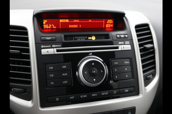 Kia Venga 1.6 CVVT AUTOMAAT + STUUR/STOELVERWARMING | PARKEERSENSOREN | LMV | CLIMATE CONTROL