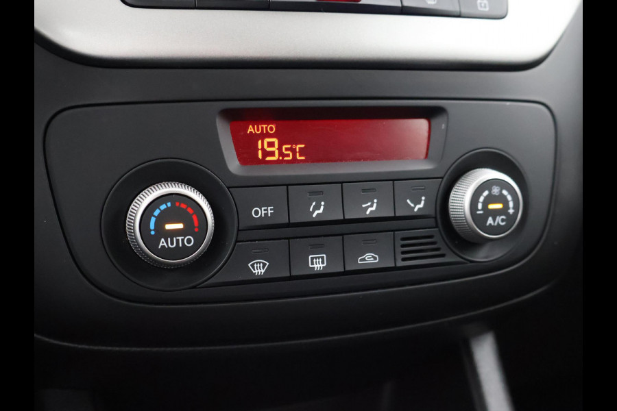 Kia Venga 1.6 CVVT AUTOMAAT + STUUR/STOELVERWARMING | PARKEERSENSOREN | LMV | CLIMATE CONTROL